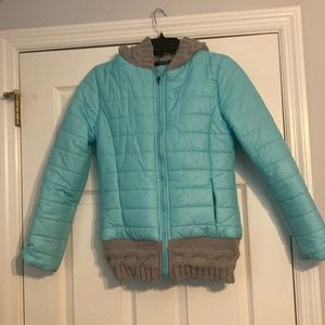 Yiming puffer jacket with detail hood